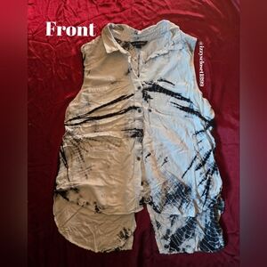 Rock & Republic Sleeveless Tie Die Button Down Hi-Lo Tank in white & blue